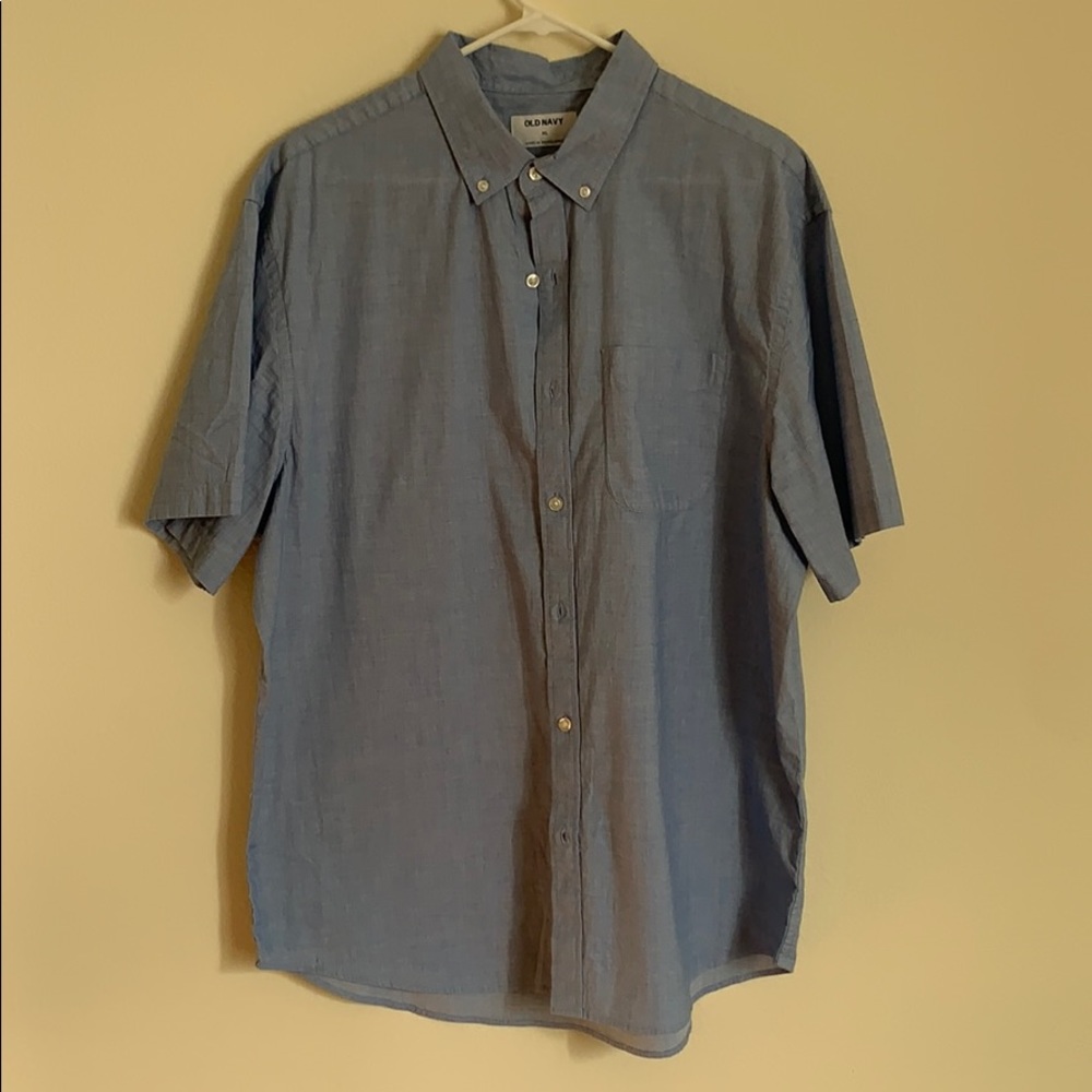 Men’s old navy short sleeve button down shirt
